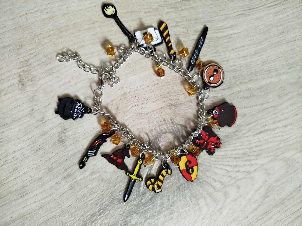 Nog nieuwe Harry Potter bedel armband Gryffindor., Verzamelen, Harry Potter, Ophalen of Verzenden, Nieuw, Gebruiksvoorwerp