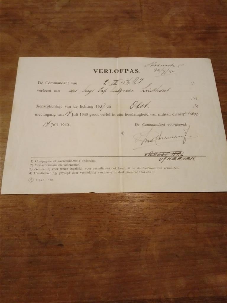 2 x Grootverlofpas 1940, Verzamelen, Militaria | Tweede Wereldoorlog, Ophalen of Verzenden, Landmacht, Nederland, Overige typen