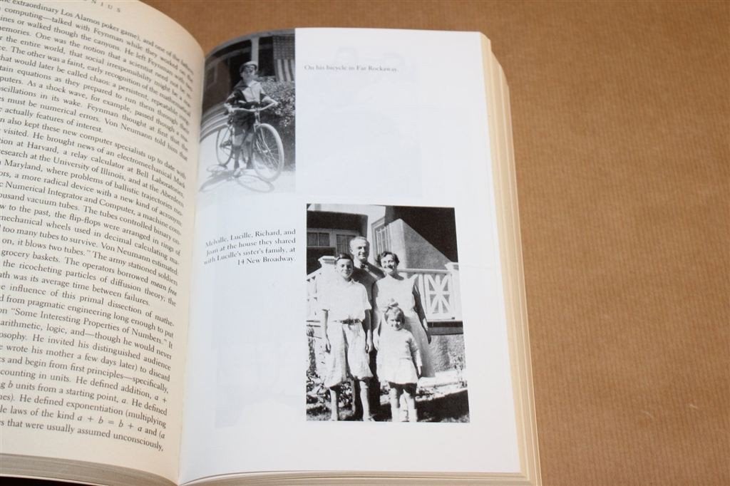 Genius — Feynman, Leven en Natuurkunde, 2003, Boeken, Ophalen of Verzenden, Gelezen, Natuurwetenschap