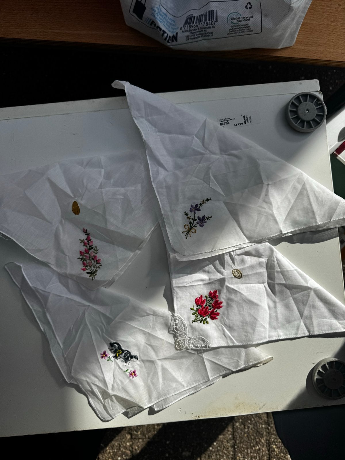 Set van 4 geborduurde zakdoeken, Ophalen of Verzenden