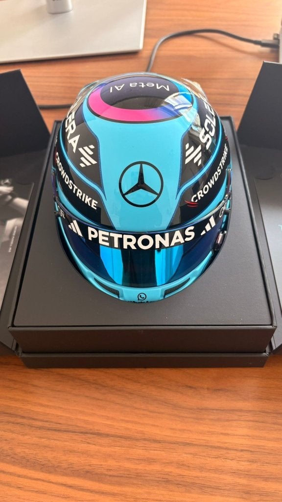 Mercedes F1 1:2 replica helm 2026 George Russell met giftbox, Ophalen of Verzenden, Nieuw, Formule 1