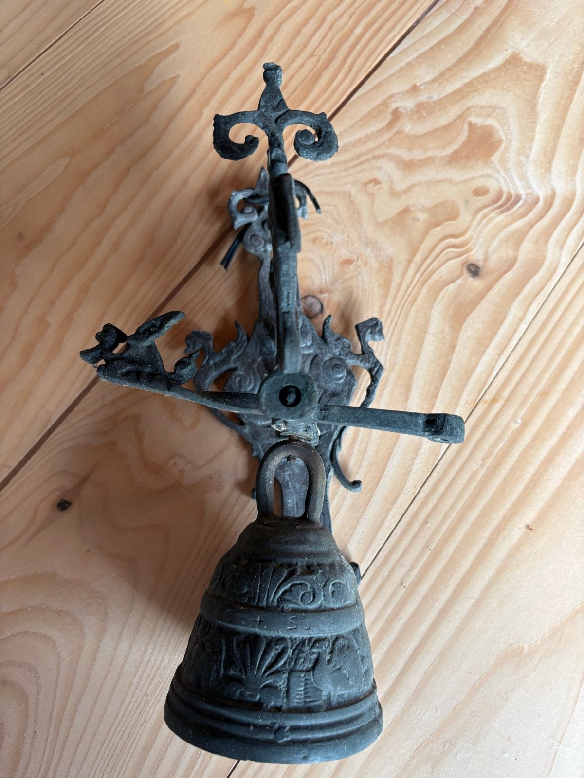 Antieke handgemaakte gietijzeren deurbel, Antiek en Kunst, Ophalen