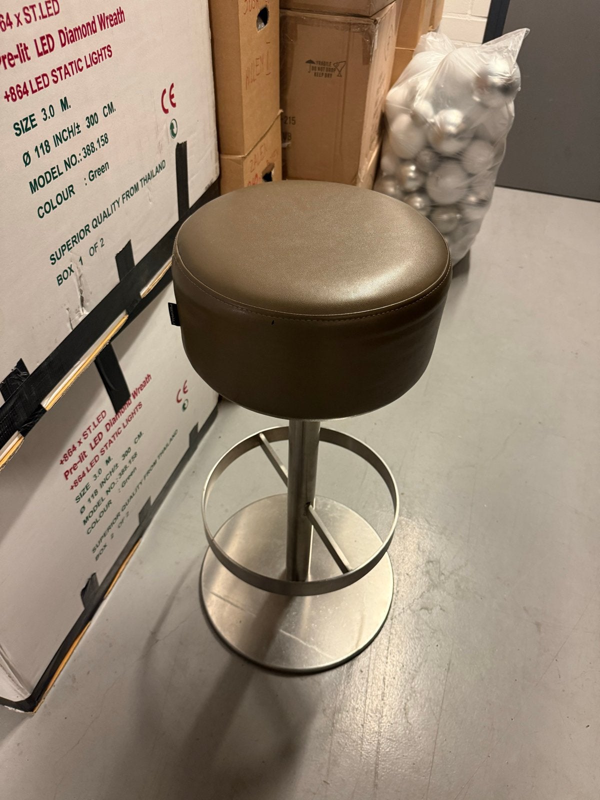 Pedrali barkruk taupe - 24 stuks beschikbaar, Ophalen, Draaibaar, 60 tot 90 cm, Metaal