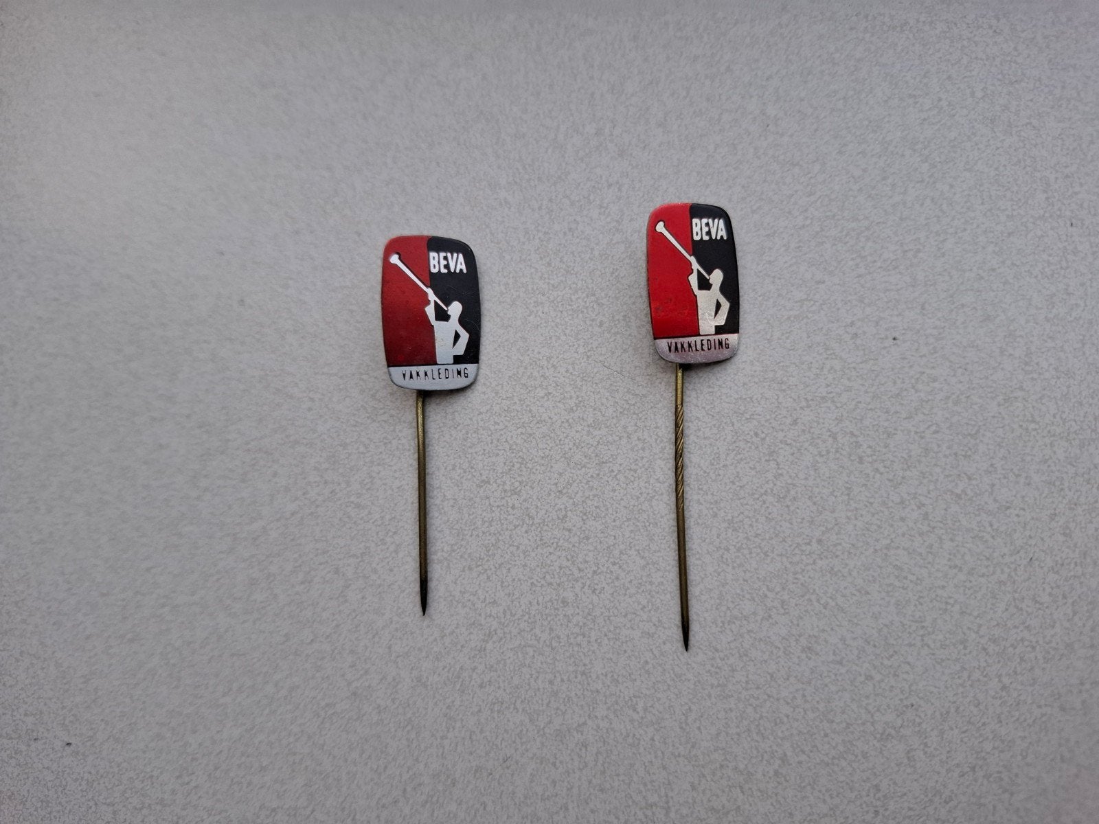 Vintage speldjes pins prikkers steekspeld Beva Vakkleding, Verzamelen, Ophalen of Verzenden