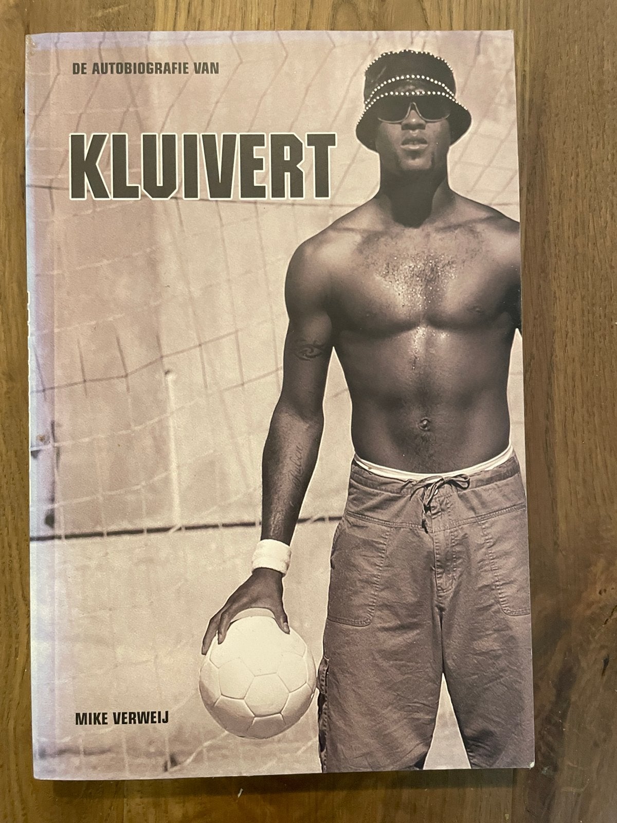 De Autobiografie van Kluivert - Gesigneerd Exemplaar, Boeken, Biografieën, Ophalen of Verzenden, Zo goed als nieuw, Sport