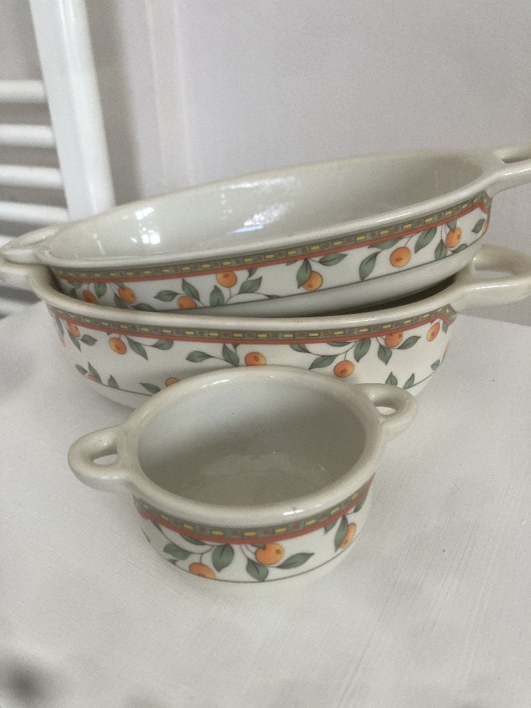 Drie ovenschalen uit het "Koffietijd" servies - Art+Design. , Ophalen of Verzenden, Zo goed als nieuw, Overige kleuren