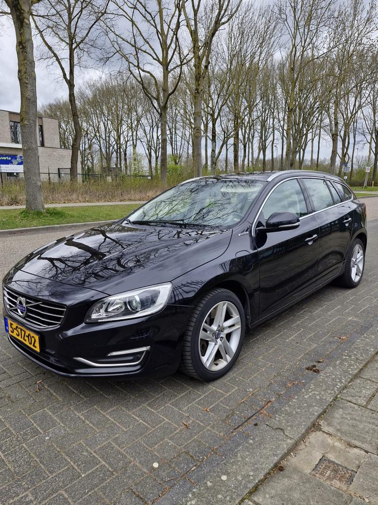 Volvo V60 D6 215pk Plug-in Hybrid 2013 Zwart, Automaat, 1849 kg, 1800 kg, Zwart