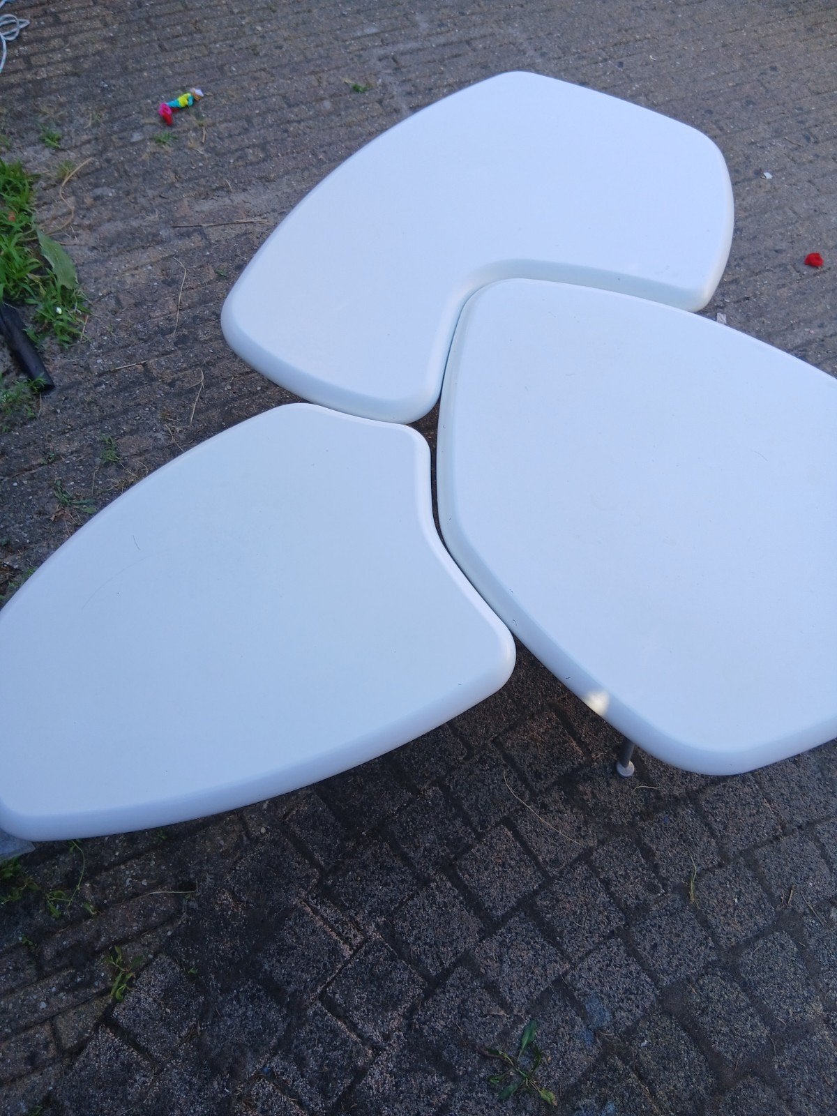 Set van 3 witte bijzettafels - modern design, Overige materialen, Gebruikt, 50 tot 100 cm, Modern, Organisch