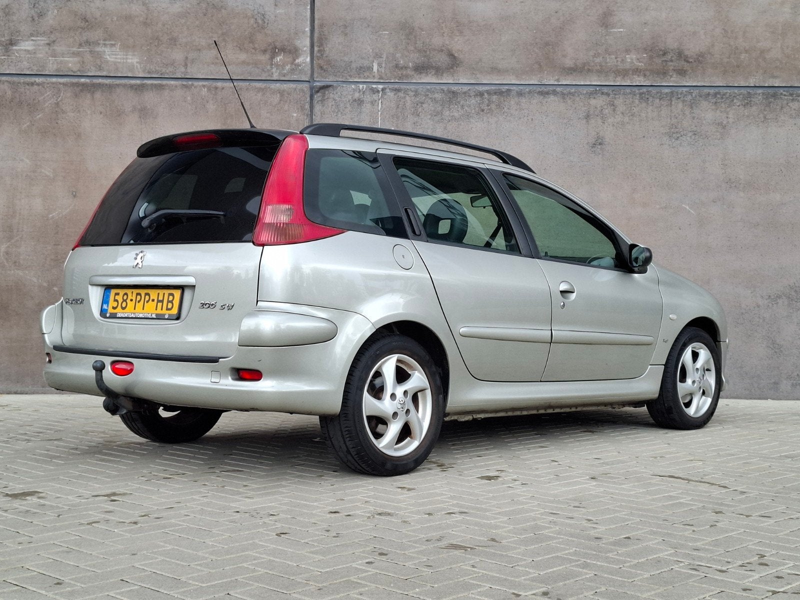 Foto 7 van Peugeot 206 1.4 16V | 240.093 KM | Leder | CarPlay | Airco
