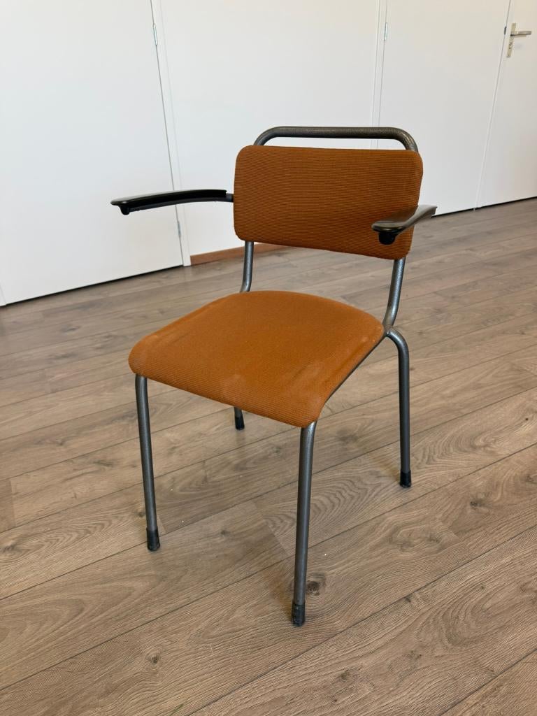 bruine en rode vintage stoelen, Ophalen, Gebruikt, Twee, Overige kleuren