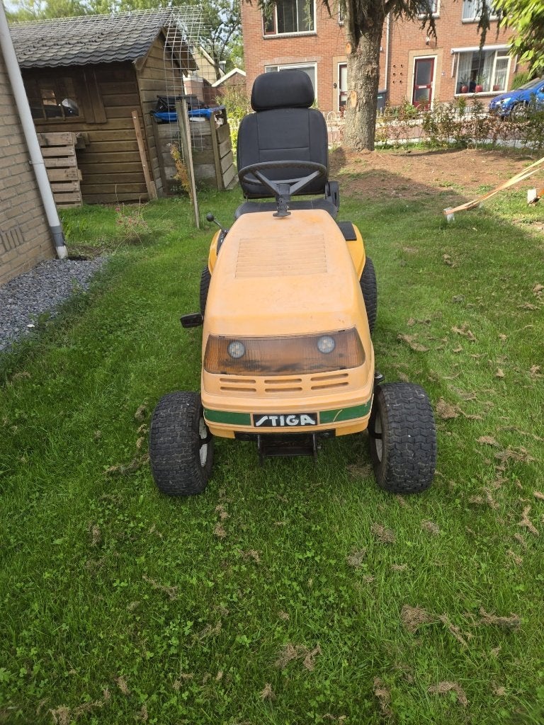Stiga zitmaaier 12/39 met trekhaak en aanhangwagentje, Tuin en Terras, Ophalen, Gebruikt
