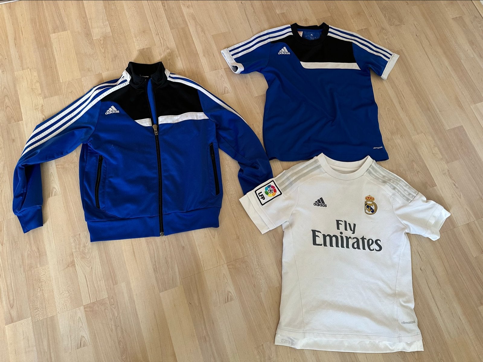Adidas sportkleding set mast 140, Ophalen of Verzenden, Gebruikt, Jongen, Sport- of Zwemkleding