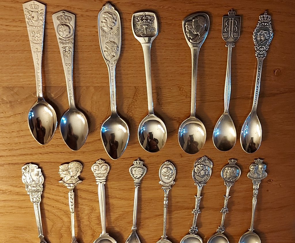 Koningshuis lepeltjes, Ophalen of Verzenden, Zo goed als nieuw, Nederland, Speld(je) of Lepel(tje)