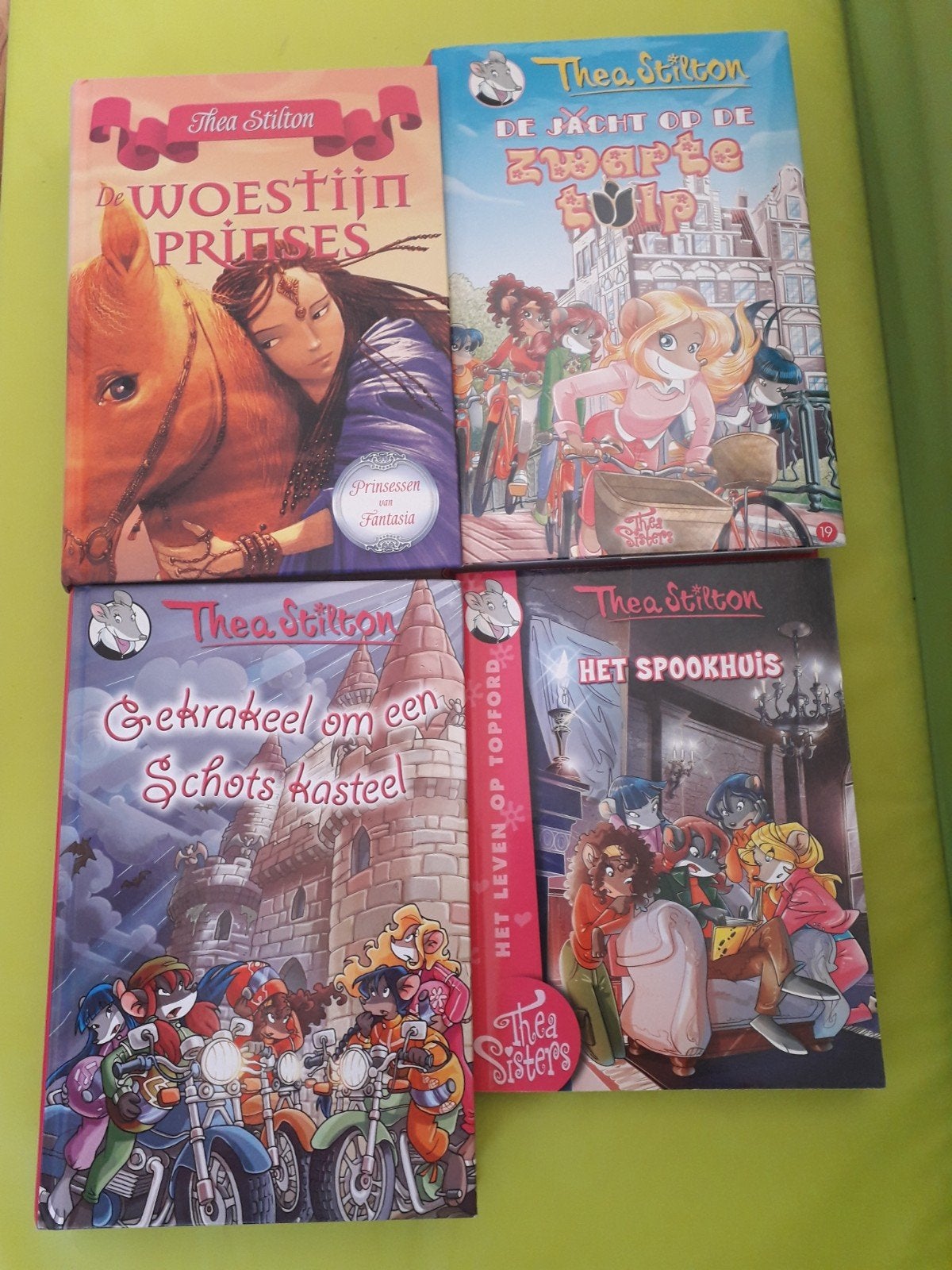 Thea Stilton boeken - 4-delige set, Boeken, Ophalen of Verzenden, Gelezen, Thea Stilton, Fictie