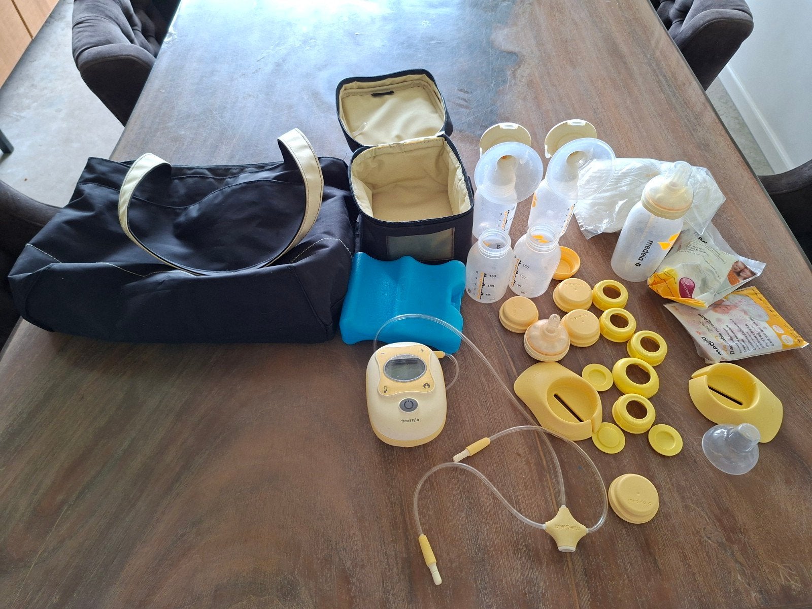 Medela Freestyle dubbele kolf met accessoires, Ophalen of Verzenden