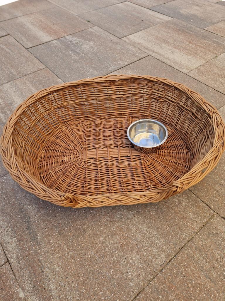 Rieten hondenmand 66x50 cm. Inclusief drinkbakken rvs, Dieren en Toebehoren, Dierenvoeding, Ophalen of Verzenden, Kat