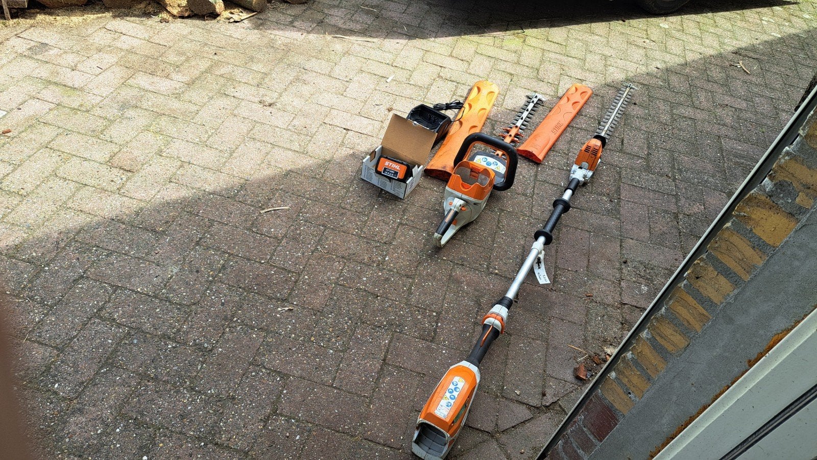 Stihl HSA 100 en  HLA 66 Accuscharenset met accu en oplader, Ophalen, Stihl, Accu, HSA 100 en HLA 66