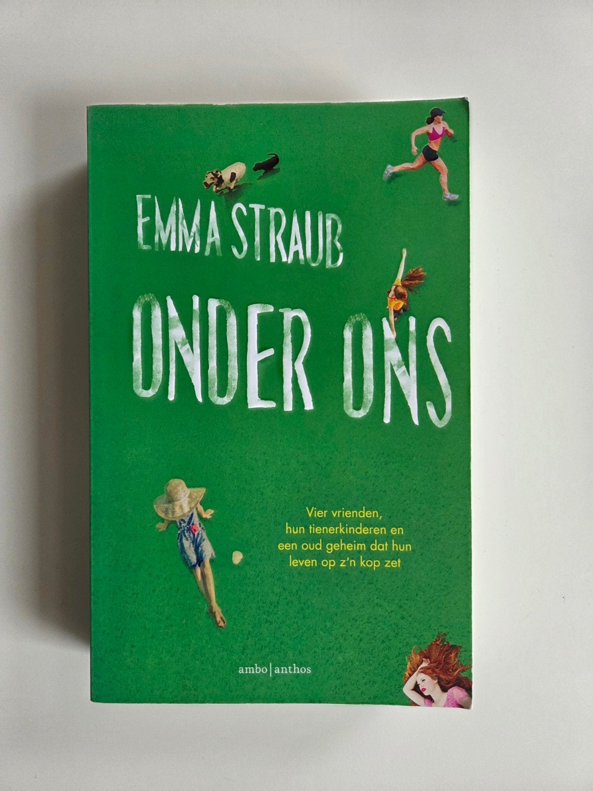 Onder ons-Emma Straub, Ophalen of Verzenden, Zo goed als nieuw, Emma Straub