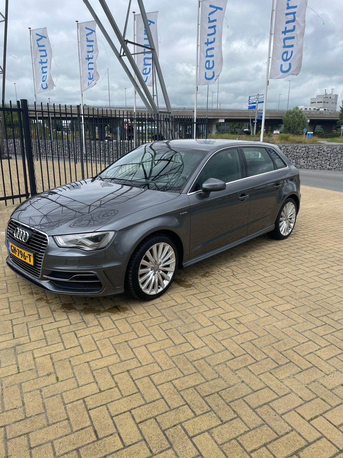 Audi A3 1.4 Tfsi 204pk E-tron Phev S Tronic 2015 Grijs, Auto's, 4 cilinders, 1395 cc, 149 pk, Zilver of Grijs