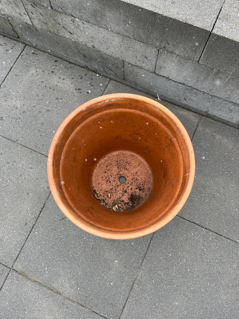 Grote terracotta bloempot voor binnen of buiten, Tuin en Terras, Rond, Binnen, Zo goed als nieuw, Minder dan 40 cm
