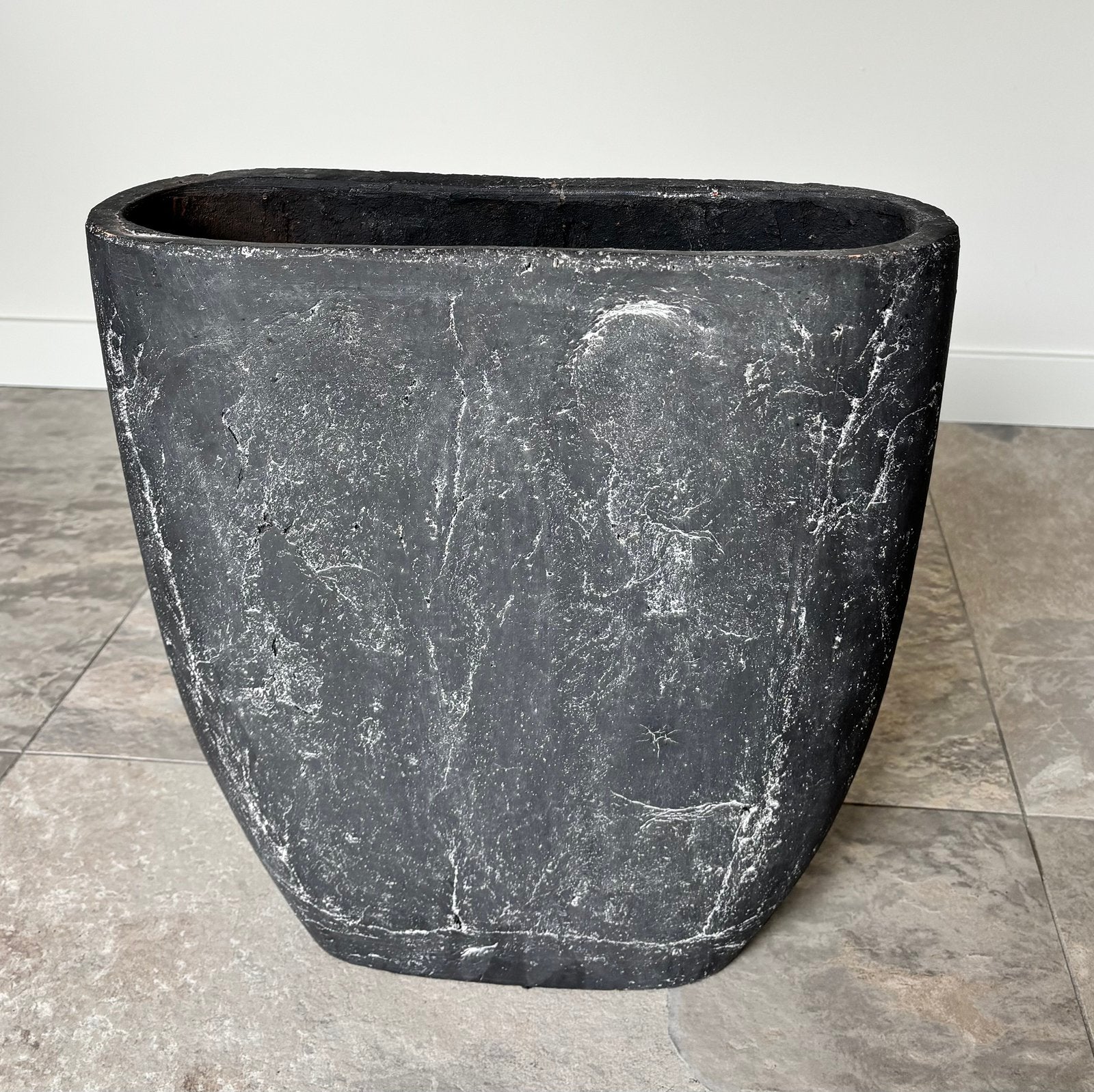 Grote stenen vaas pot antraciet voor bv droogbloemen, Ophalen, Gebruikt, Met patroon/structuur, 39 cm