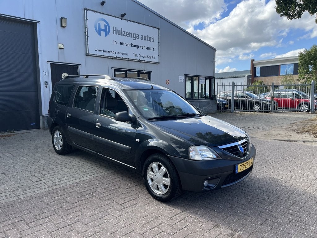 Dacia Logan MCV 1.6 Lauréate| AIRCO| 7PRS| (bj 2008), Auto's, Stof, Gebruikt, Zwart, 4 cilinders