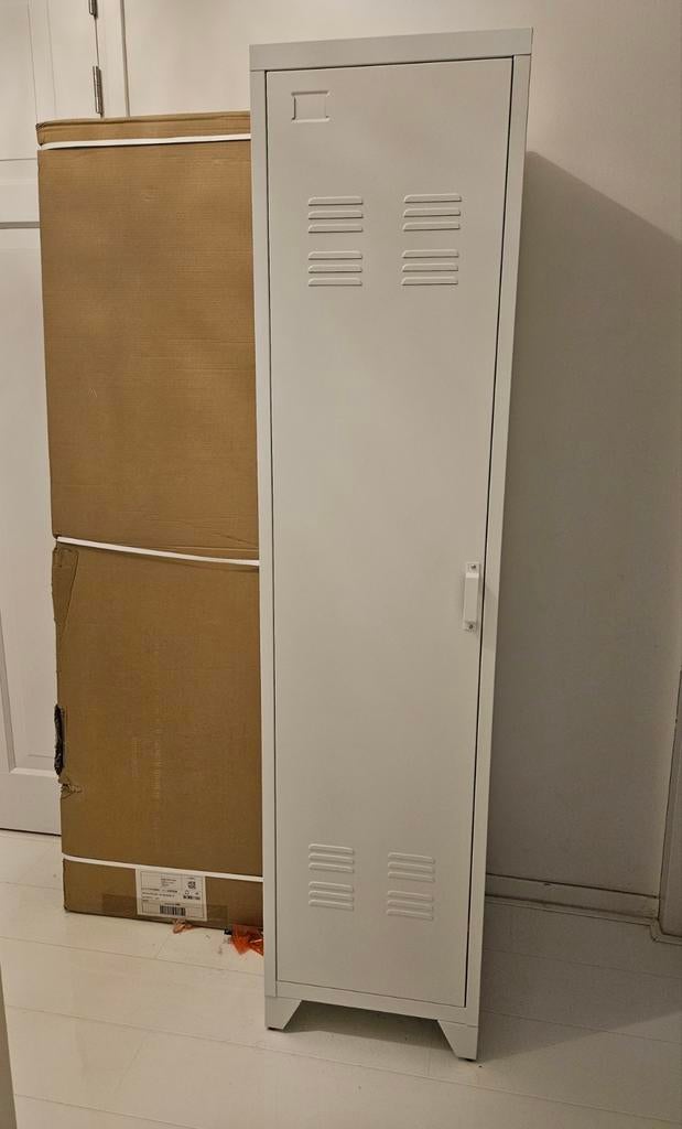 Nieuwe witte metalen lockerkast - één deur, Huis en Inrichting, Kasten | Lockerkasten, Nieuw, Ophalen