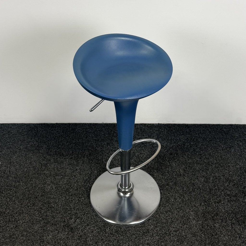 Magis Bombo Barkruk - Blauw 26238, Huis en Inrichting, Ophalen, Gebruikt, 1 kruk, Draaibaar