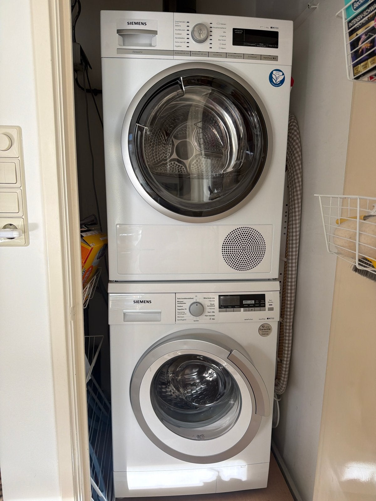 Siemens iQ700 wasmachine + warmtepompdroger, Ophalen, 8 tot 10 kg, 85 tot 90 cm, 1600 toeren of meer