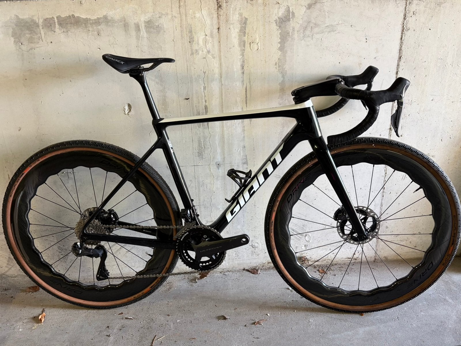Giant cyclocross/gravelfiets, 28 inch, Carbon, Zo goed als nieuw, Meer dan 20 versnellingen