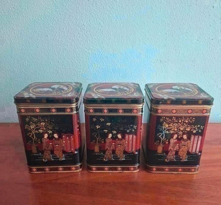 3 vintage vierkanten geischa kraanvogels blikken, Verzamelen, Blikken, Ophalen of Verzenden, Zo goed als nieuw, Overige merken