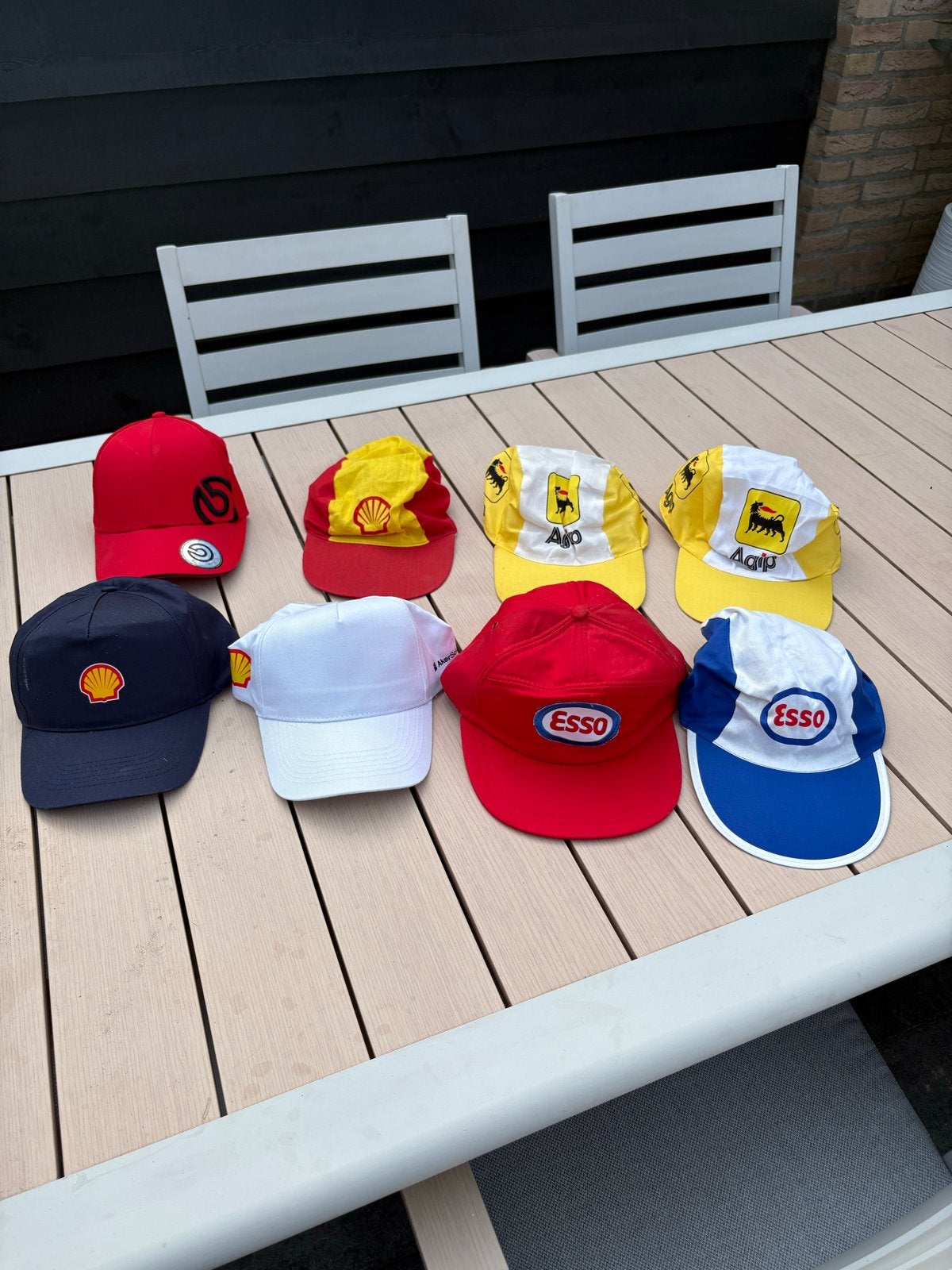 Diverse petten - Shell, Agip, Esso en Brembo, Verzamelen, Verzenden, Zo goed als nieuw, Gebruiksvoorwerp