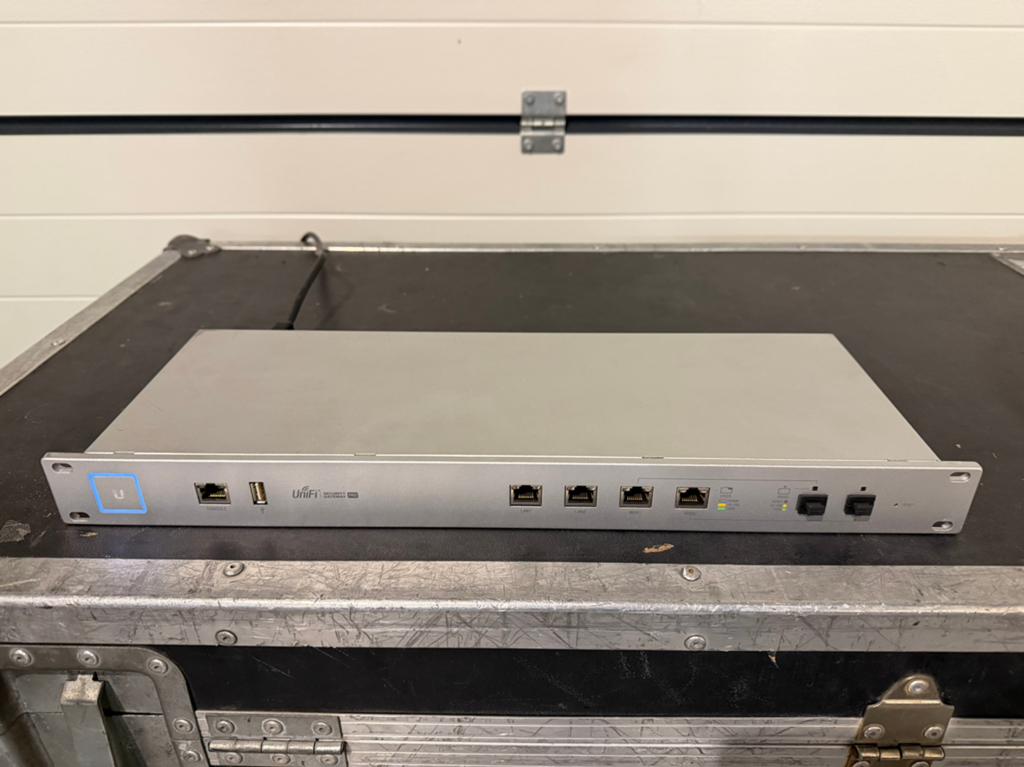 Ubiquiti UniFi gateway, Computers en Software, Netwerk switches, Ophalen, Unifi, Zo goed als nieuw, Unifi