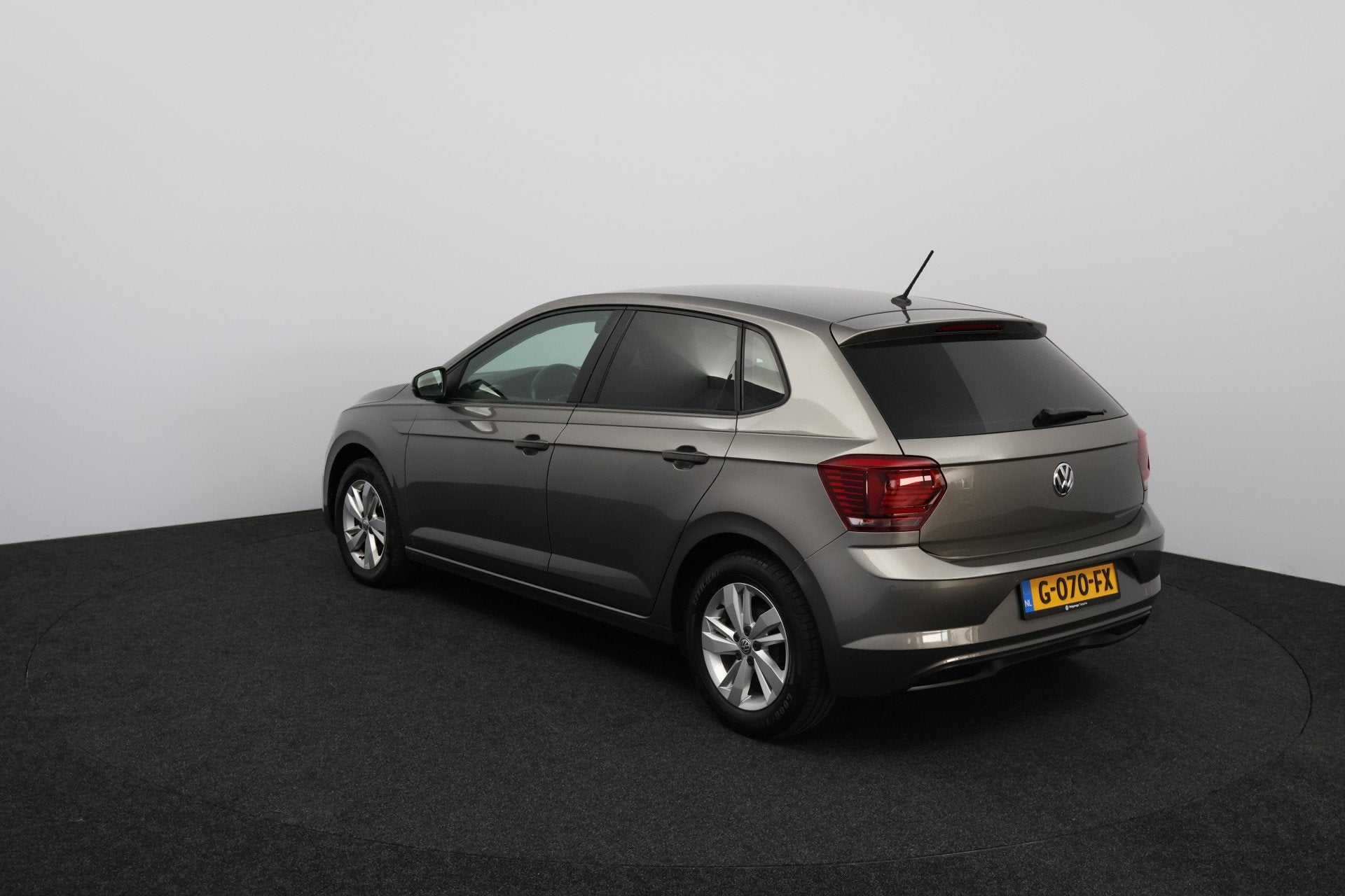 Volkswagen Polo 1.0 TSI Highline/ 15'' LMV/ Stoelverw/ Adapt, Auto's, Voorwielaandrijving, Stof, 1045 kg, Bedrijf