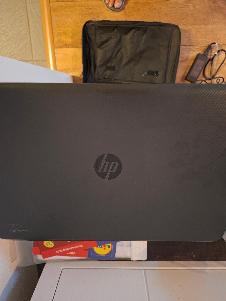 Laptop HP pavilion en Medion Akoya, Ophalen of Verzenden, Gebruikt, 17 inch of meer, Onbekend