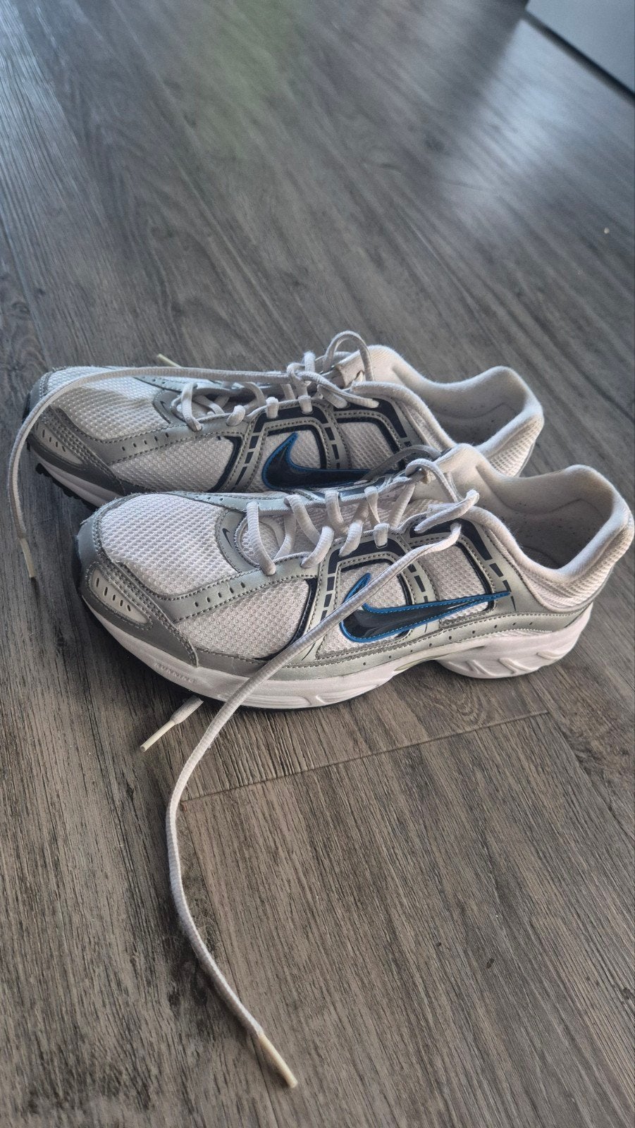 Nike Monarch mt45, Nike, Ophalen of Verzenden, Zo goed als nieuw, Wit