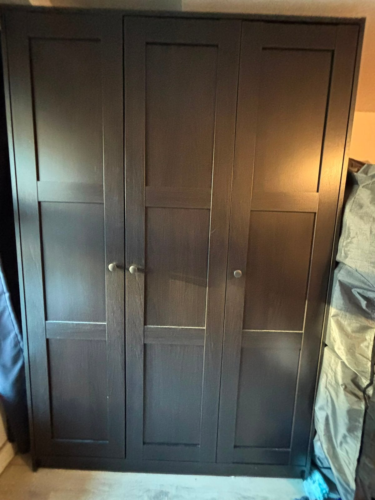 IKEA RAKKESTAD Kledingkast met 3 deuren,zwartbruin, Ophalen, Zo goed als nieuw, 50 tot 75 cm, 150 tot 200 cm