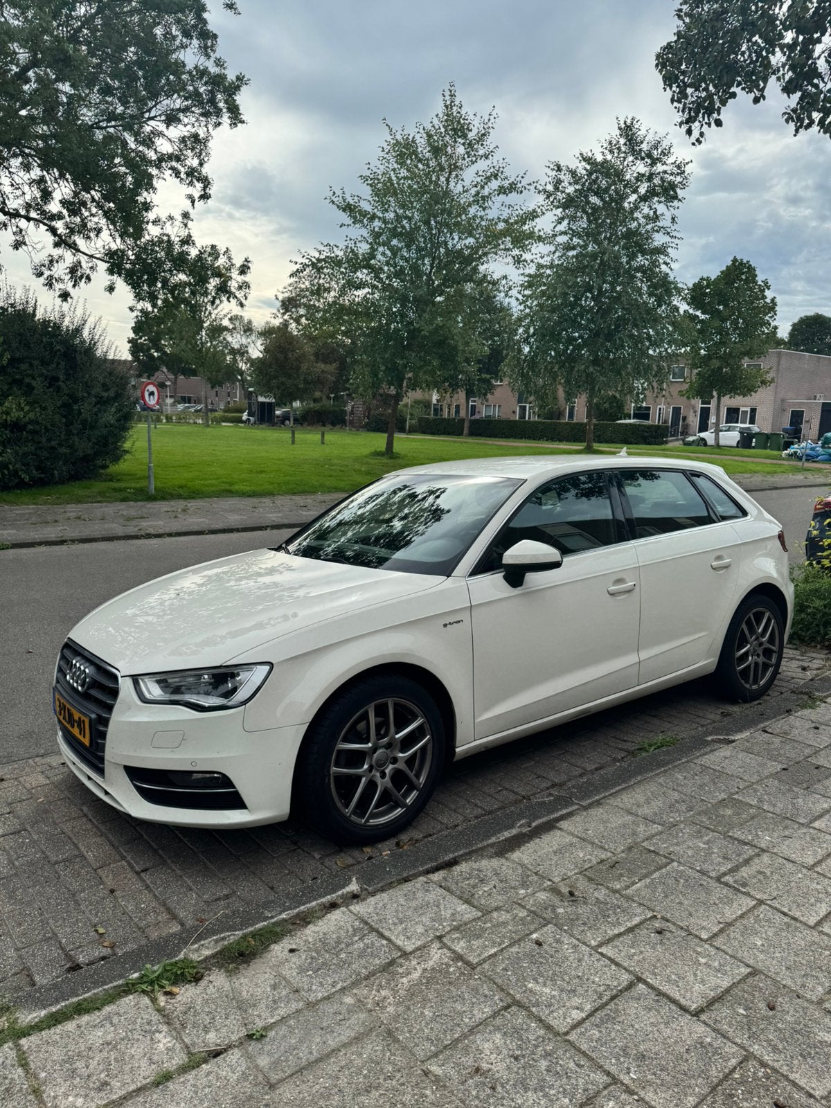 Audi automaat A3 1.4 TFSI G-tron 81KW SB S-tro 2014 Wit, Auto's, 4 cilinders, CNG (Aardgas), Wit, Origineel Nederlands