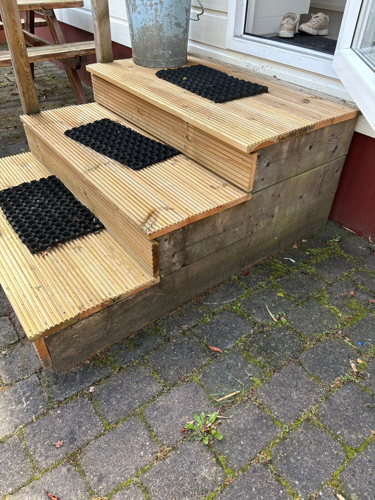 Buitentrap voor chalet. Zgan!, Ophalen, Zo goed als nieuw, Trap, Minder dan 2 meter