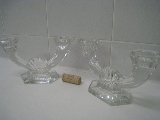 2 antieke glazen kandelaars met 2 armen, Antiek en Kunst, Ophalen of Verzenden, Koper of Brons