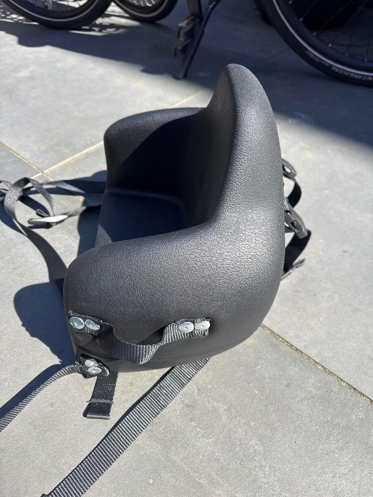 Zwart scooterzitje voor kinderen, Ophalen of Verzenden, Gebruikt, Achterzitje