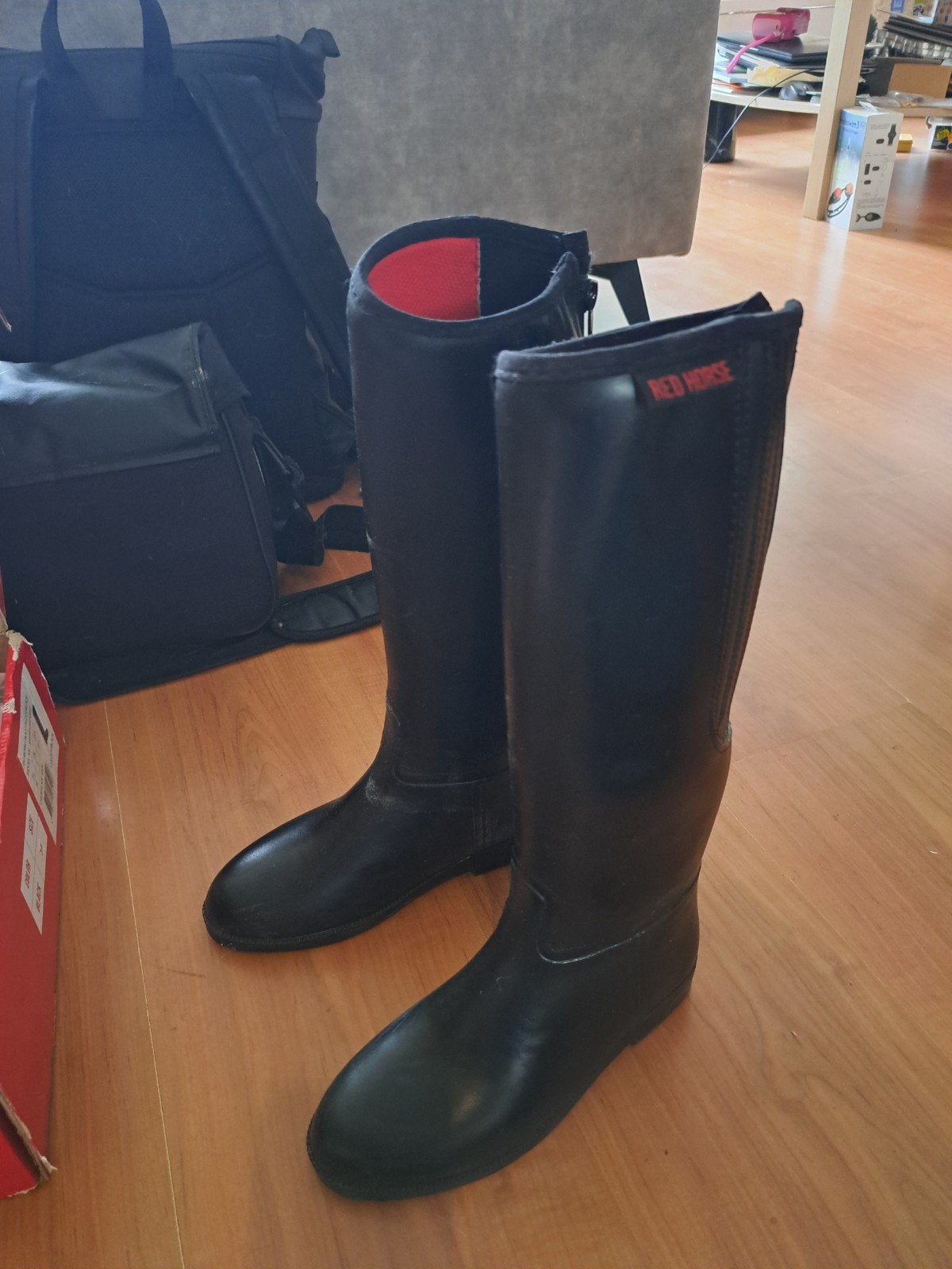 Red Horse: Paardrijlaarzen en cap, Ophalen of Verzenden, Zo goed als nieuw, Recreatie