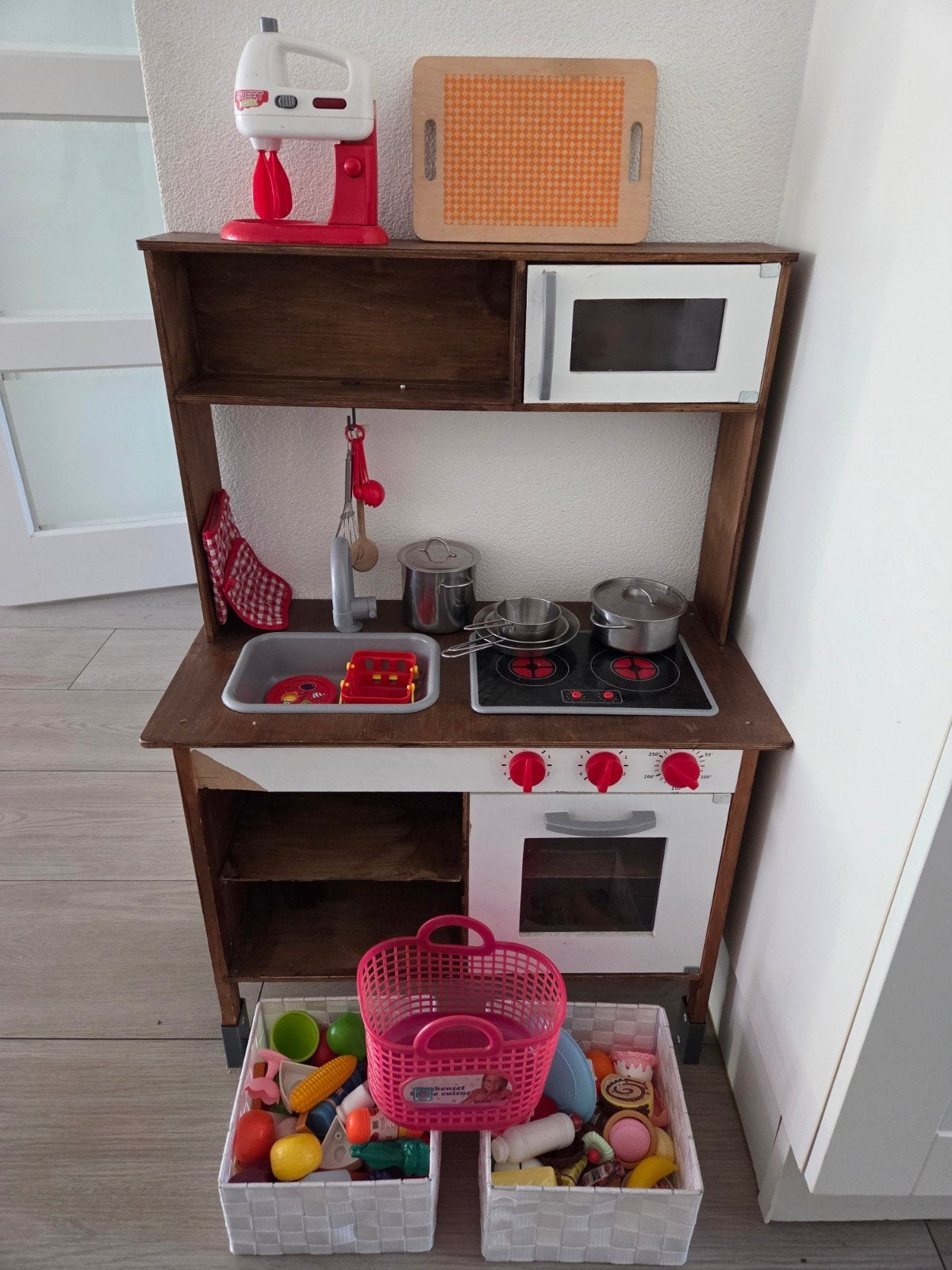 Houten speelkeuken met veel accessoires, Kinderen en Baby's, Ophalen, Gebruikt, Hout, Speelkeuken