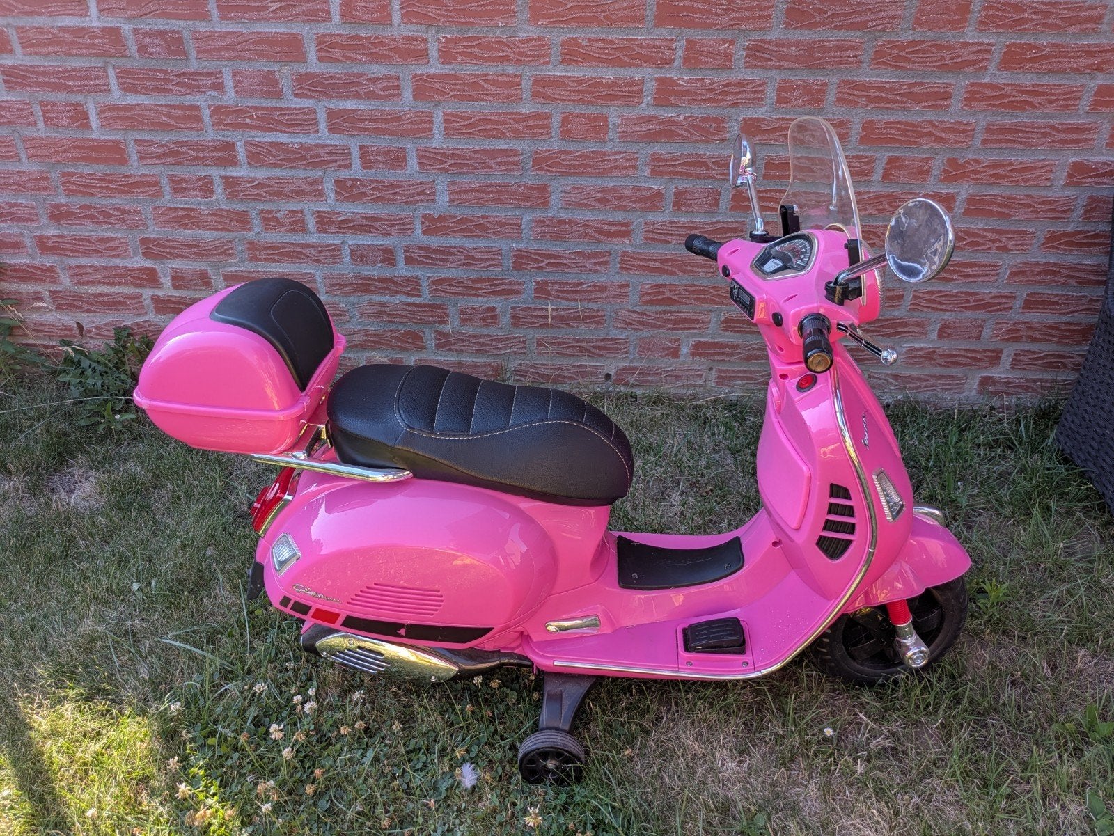 Roze kinder elektrische scooter - Nieuwe accu nodig, Kinderen en Baby's, Ophalen, Gebruikt