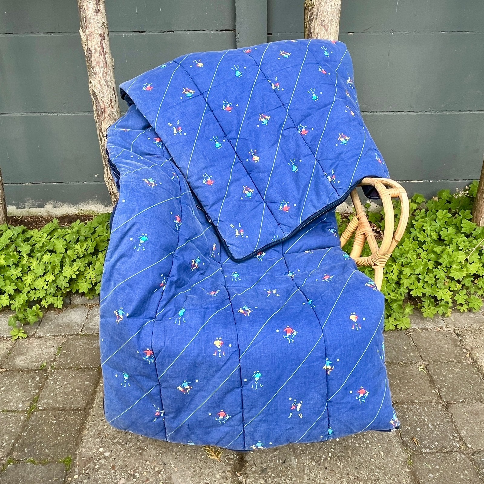 Vintage katoenen slaapzak met voetballers blauw, Caravans en Kamperen, Ophalen of Verzenden, Gebruikt