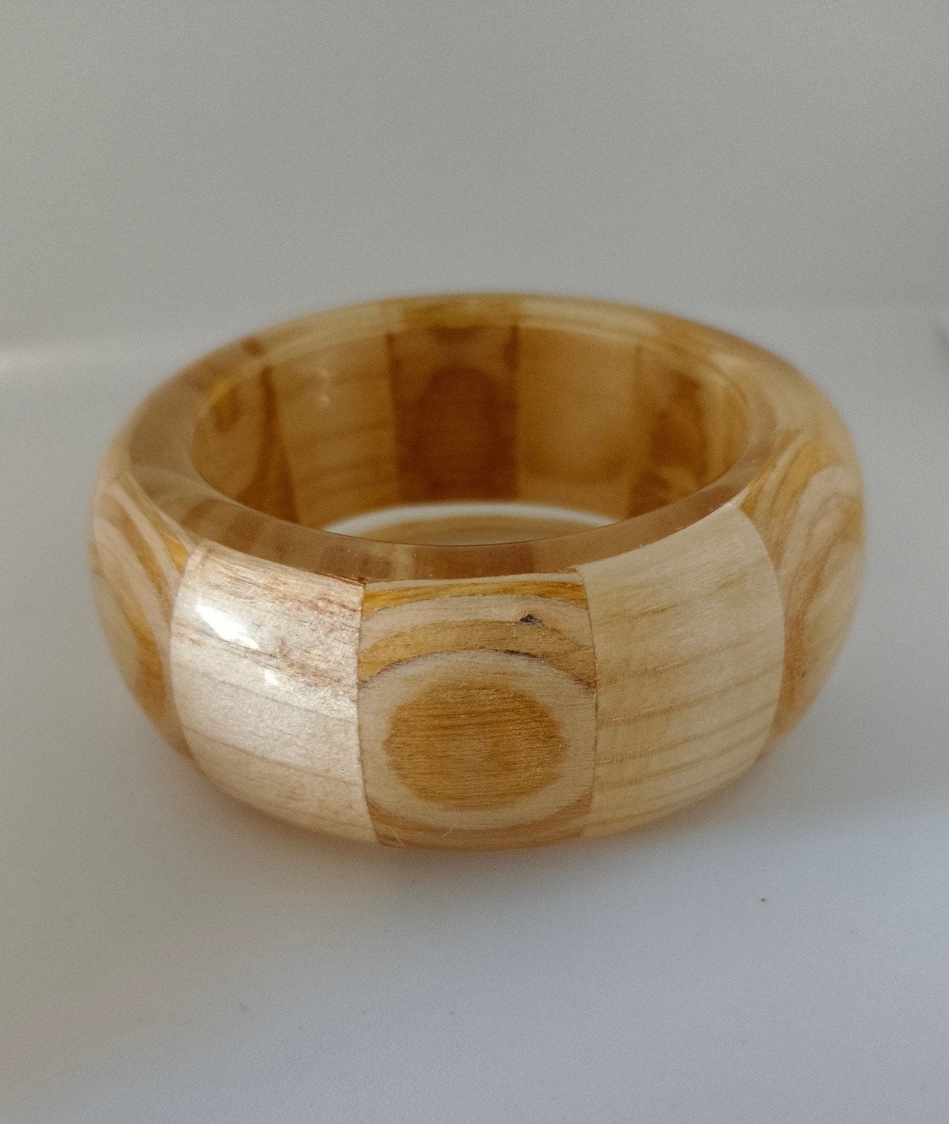 Vintage Lucite Armband met Houten Pyrografie Jaren 70, Sieraden, Tassen en Uiterlijk, Ophalen of Verzenden, Gebruikt, Overige kleuren