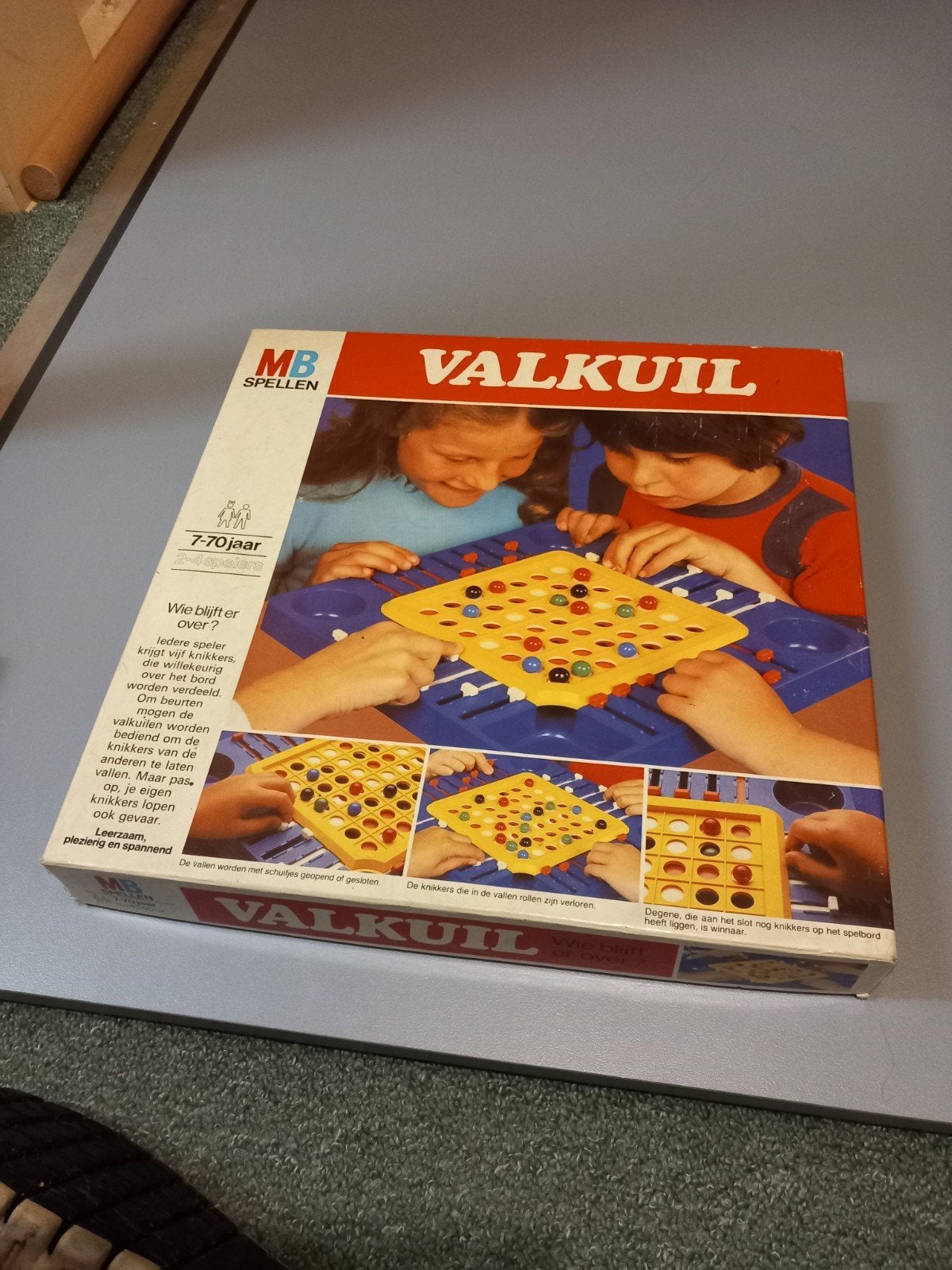 Valkuil (Nijmegen oost), Drie of vier spelers, Ophalen of Verzenden, Zo goed als nieuw