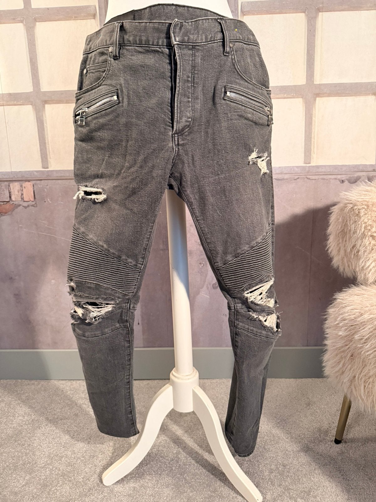 Balmain Destroyed Biker Jeans broek Maat 32 – Origineel, Ophalen of Verzenden, Zo goed als nieuw, Grijs