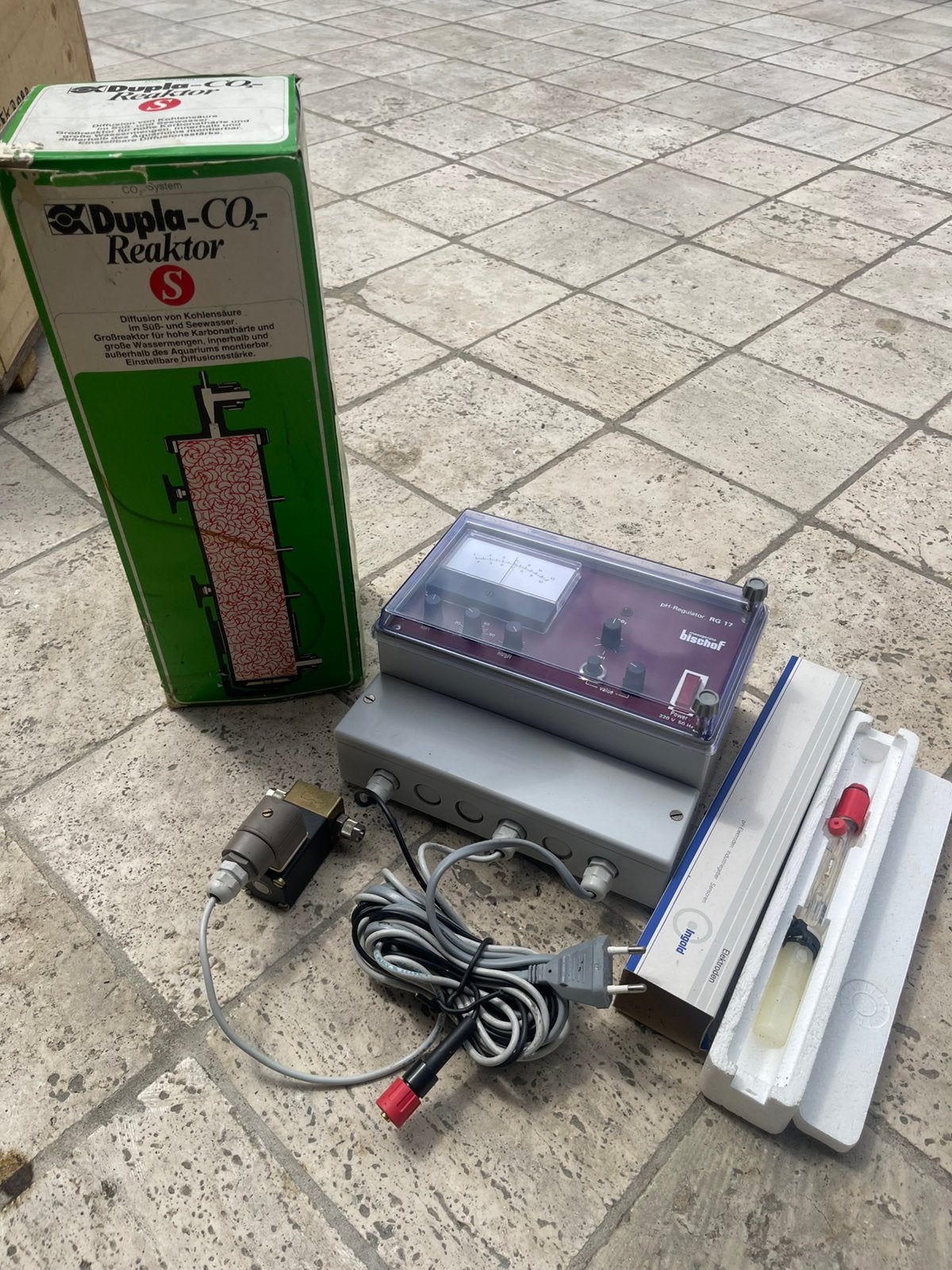 Bischof PH regulator RG17 + Dupla Co2 reactor, Ophalen of Verzenden, Gebruikt, CO₂-systeem
