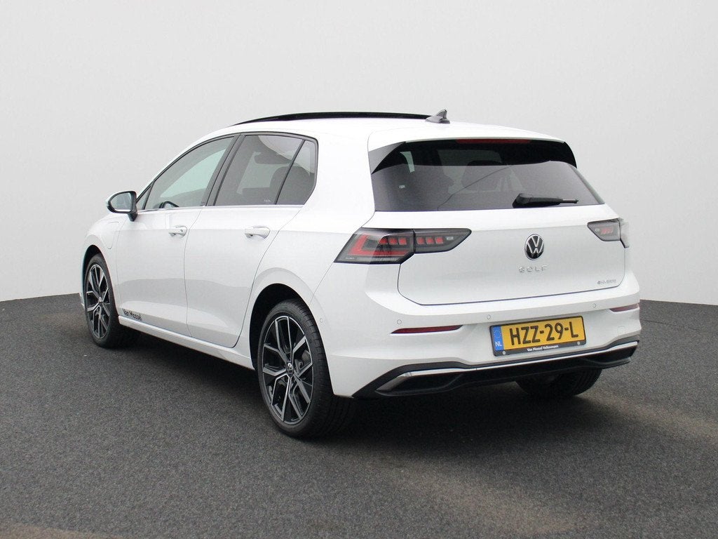 Volkswagen Golf 1.5 eHybrid Style Edition | Automaat | Navig, 12 maanden, Stof, Euro 6, 4 cilinders
